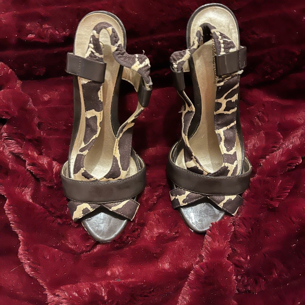 Sandals - Picture 2 of 2